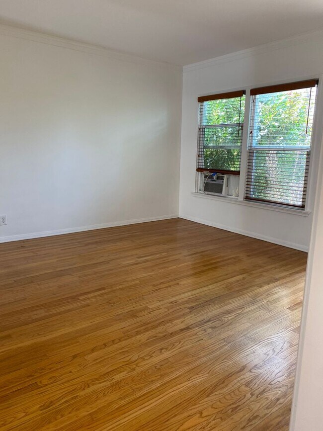 Foto del edificio - 2406 Grandview Ave