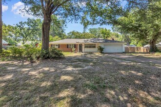 Building Photo - 3581 Greenleaf Rd