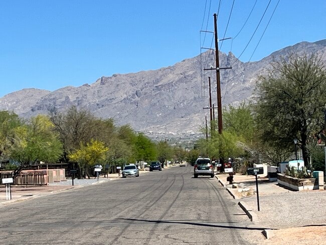 Mountain Views - 2426 N Orchard Ave