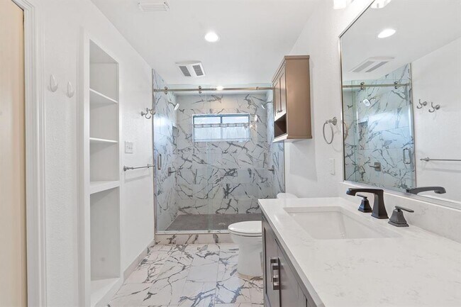 Foto del edificio - 1401 Quaker Ridge Dr