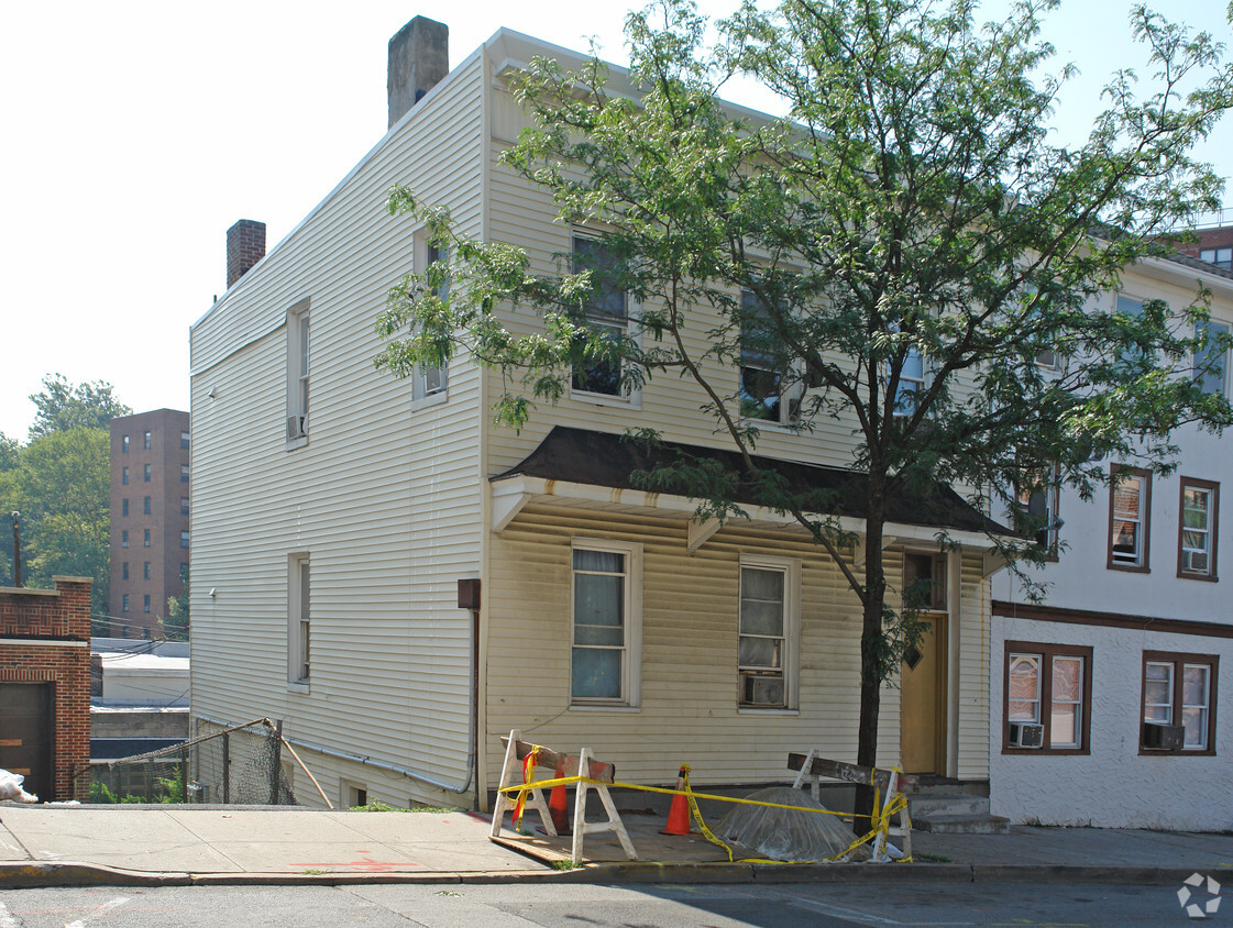 Primary Photo - 138 Cortlandt St