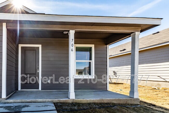 Building Photo - 706 Wolf Crest Blvd