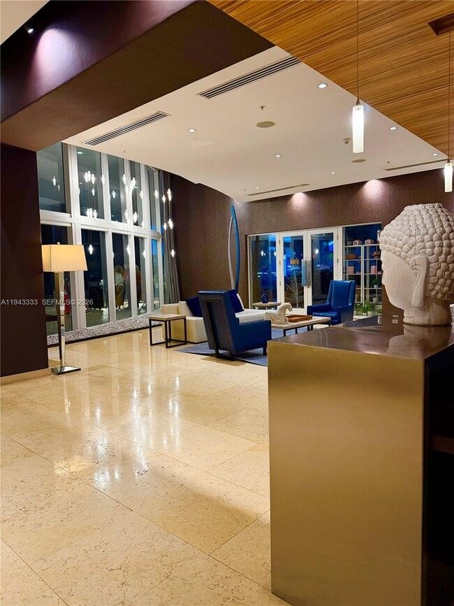 Foto del edificio - 60 SW 13th St