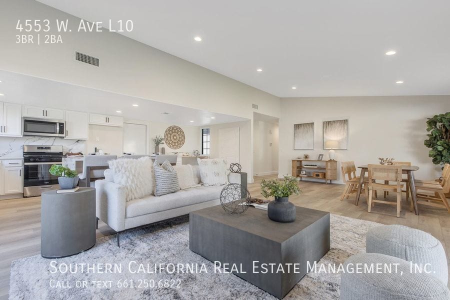 Primary Photo - Updated Three Bedroom Single Story Home wi...