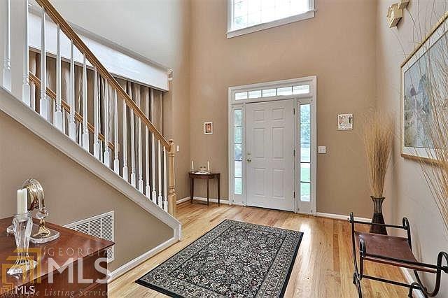 Foto del edificio - 235 Heritage Lake Dr