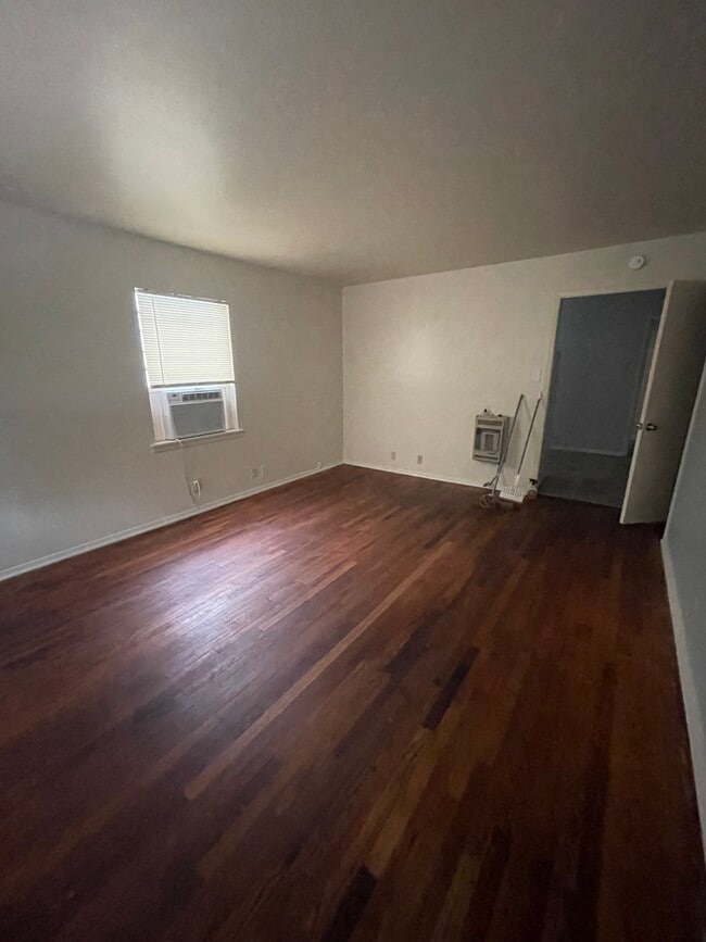 Building Photo - 1108 Neff St