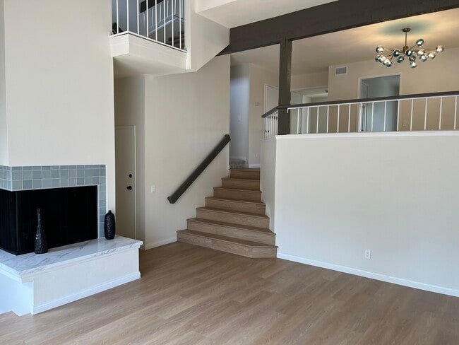 Building Photo - 3304 Caminito Eastbluff