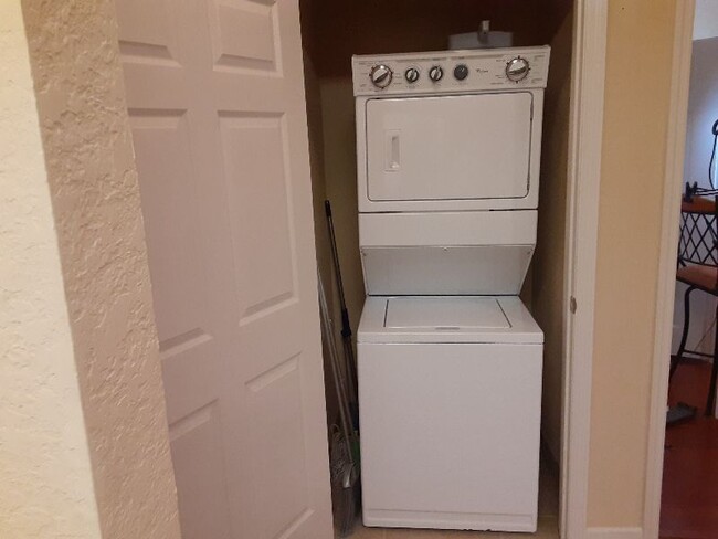 Washer/Dryer - 8010 Tuscany Way