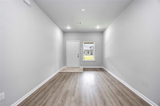 Building Photo - 8215 Lawler St