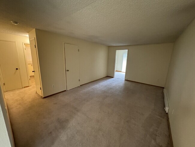 Foto del edificio - Milwaukie Tri-plex, 2-Bedroom, Near Transp...