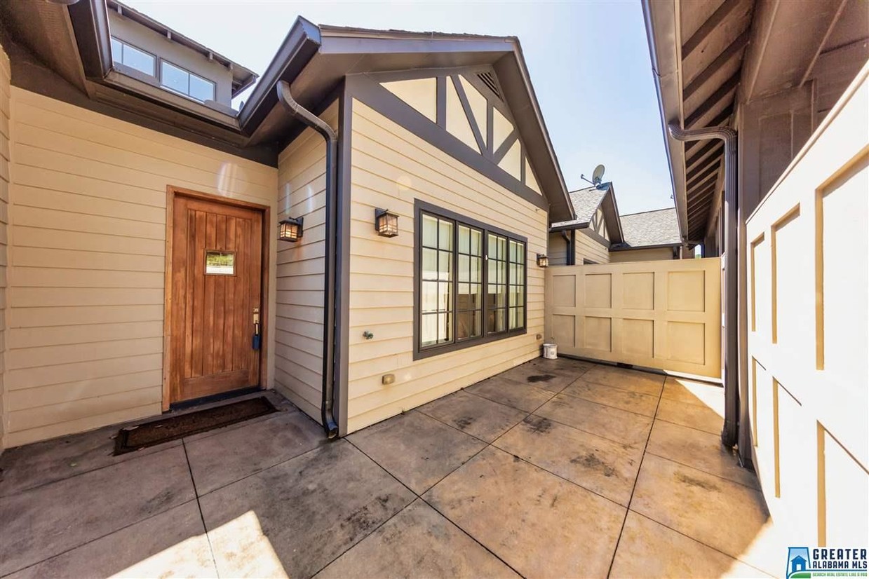 Primary Photo - 2940 Cahaba Village Pl