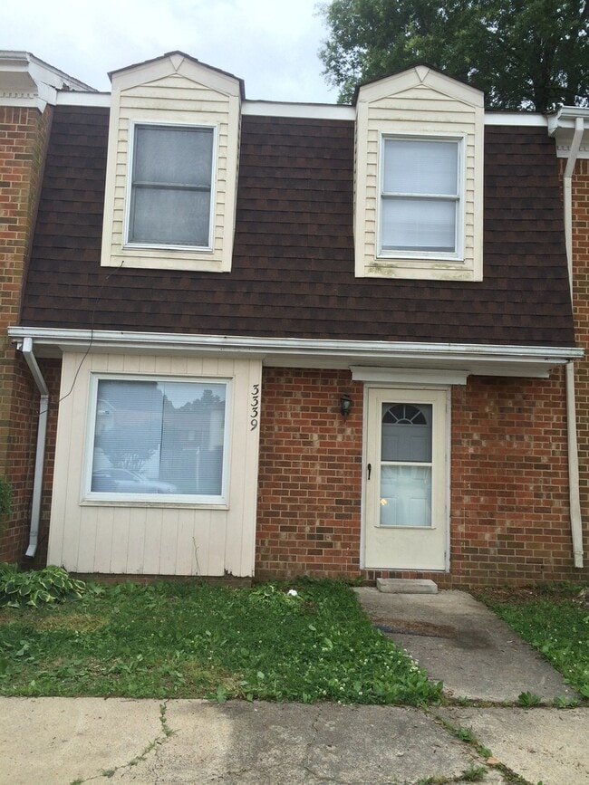 Three Bedroom 1.5 Bath Townhouse in Wester... - Three Bedroom 1.5 Bath Townhouse in Wester...