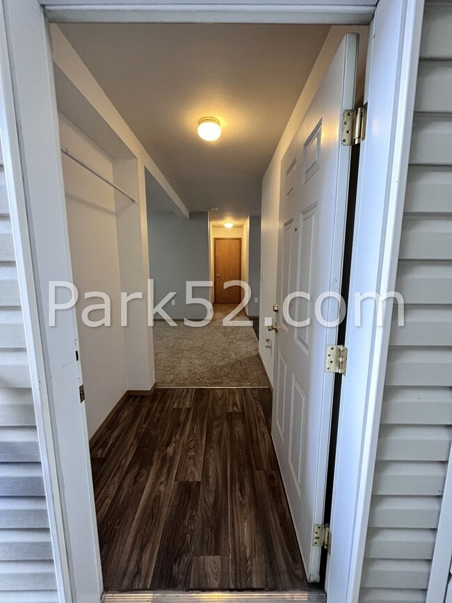 Foto del edificio - 8403 Locust Ave E