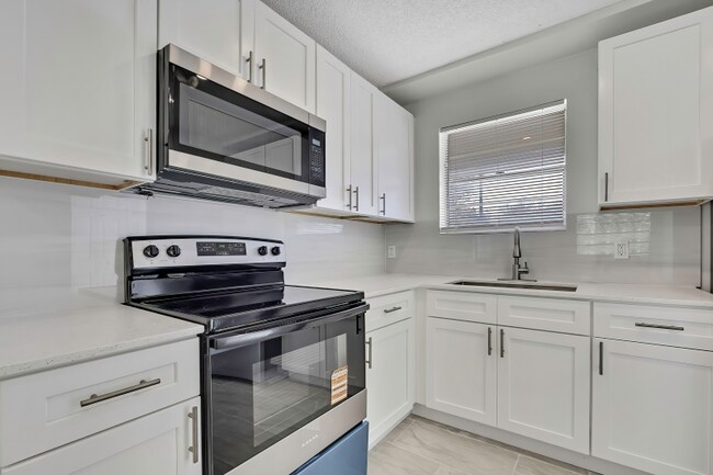 Foto del edificio - 10931 W Tidewater Cir