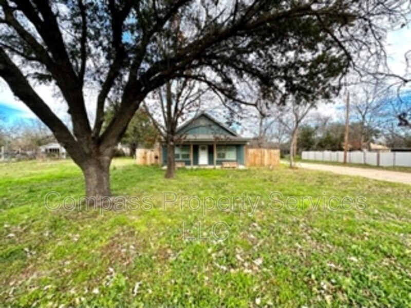 Primary Photo - 2001 N 7th St