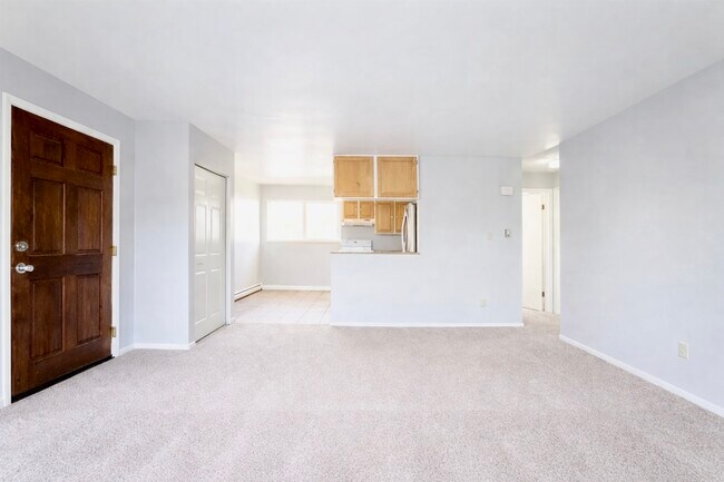 Foto del edificio - 2136 Friendship Pl