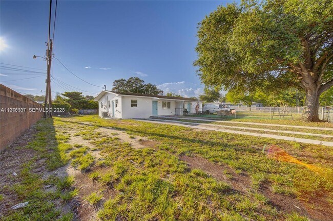 Building Photo - 10203 NW 12th Ave