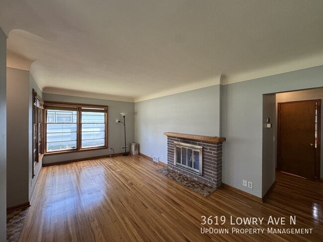 Foto del edificio - 3619 Lowry Ave N