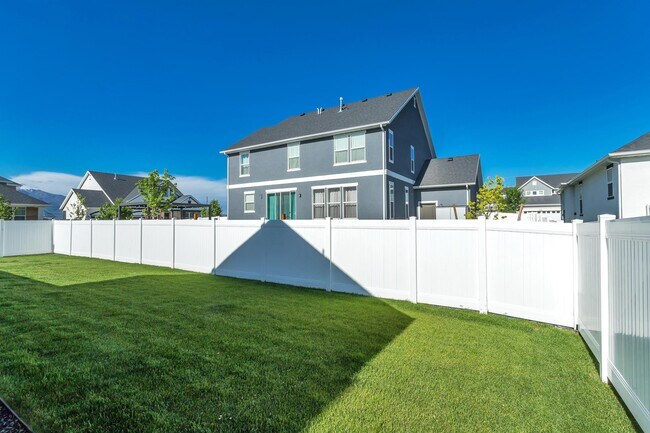 Building Photo - 1088 Butterfly Dr