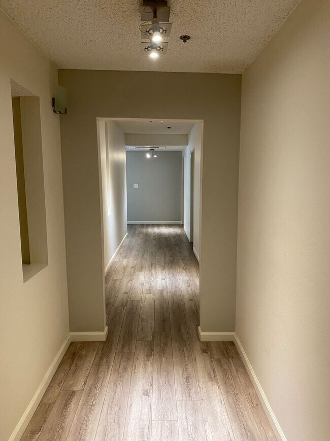 7020 Lanewood Ave Apartments in Hollywood, CA