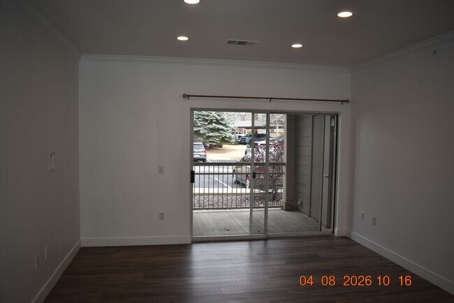 Foto del edificio - Beautiful Ground Floor Condo in Falling Water Condominiums!!