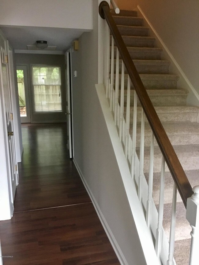 Foto del edificio - 815 Seabury Ct