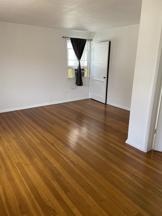 Foto del edificio - 1450 S Wooster St