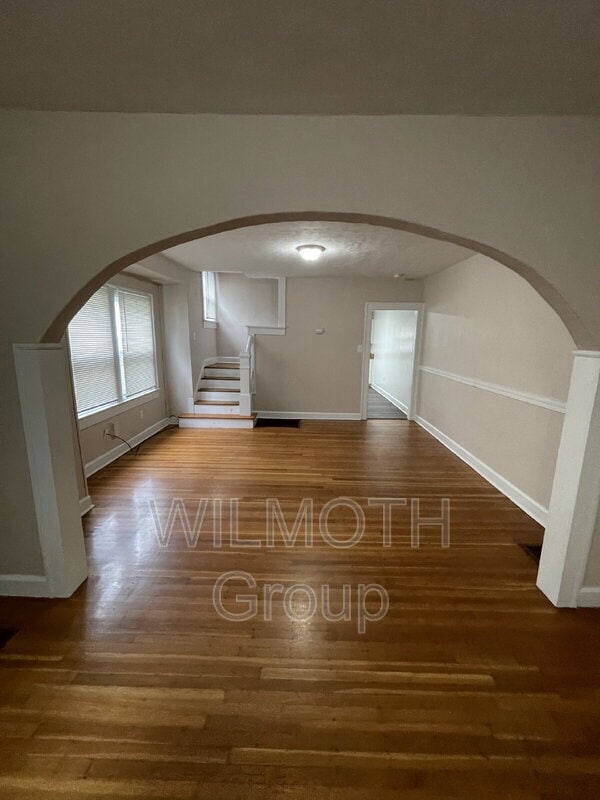 Foto del edificio - 815 N Riley Ave