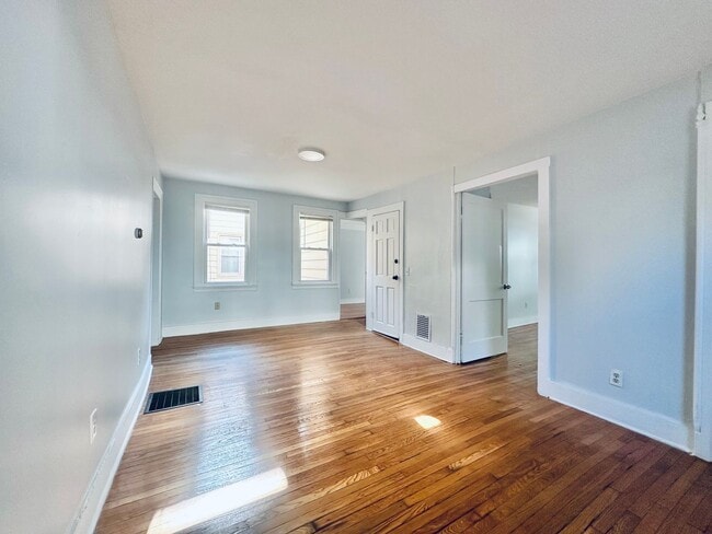 Building Photo - 179 Bradley St