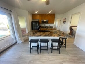 Building Photo - 45 N Iwa Pl