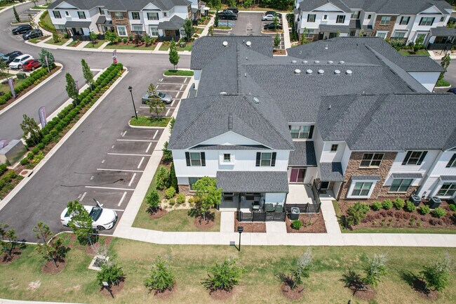 Foto del edificio - 606 Kathy Ann Way W