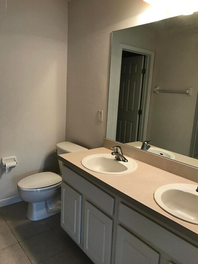 Foto del edificio - 7104 Stonelion Cir
