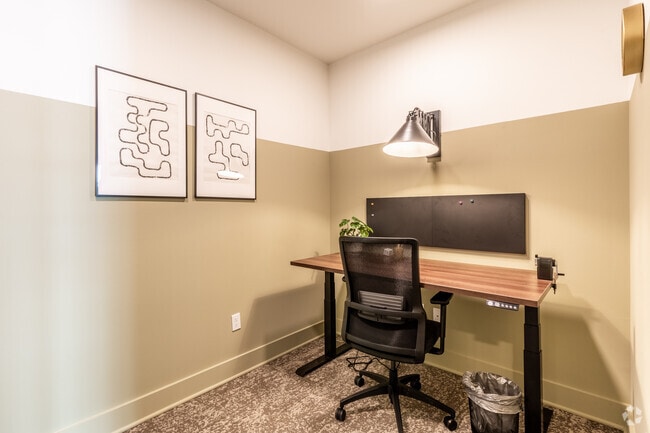 Small Shared Office - Ora