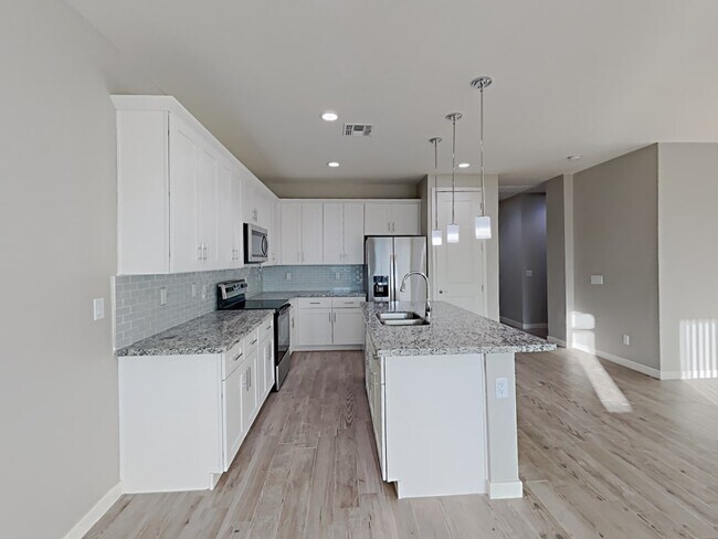 Building Photo - 7319 S 23rd Dr