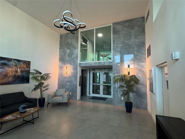 Foto del edificio - 4000 NE 170th St