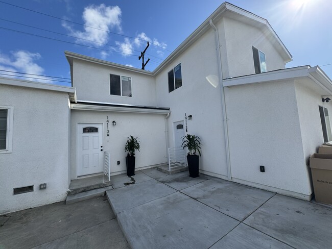 Foto del edificio - 14113 Shoup Ave
