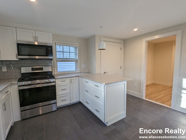 Photo - 550 Franklin St House