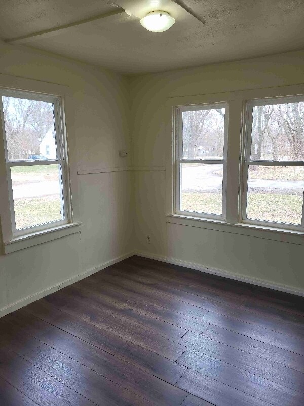 Building Photo - 1080 Thomas Ave