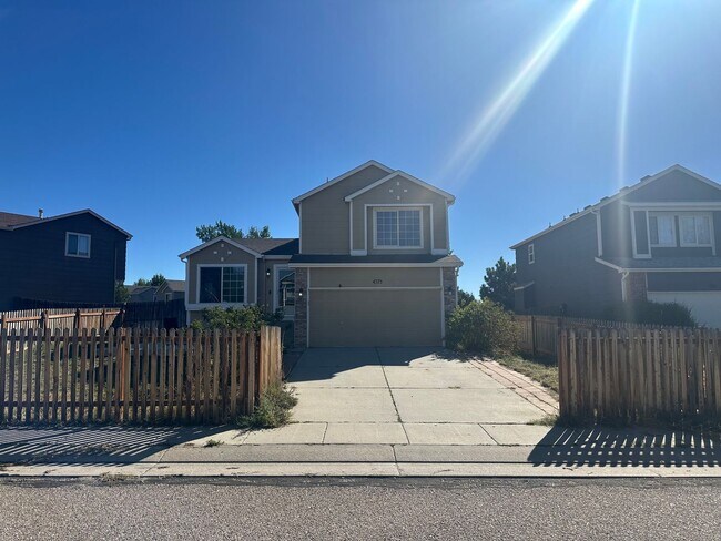 Foto del edificio - Charming 3-bedroom  3-bath Home Minutes Fr...
