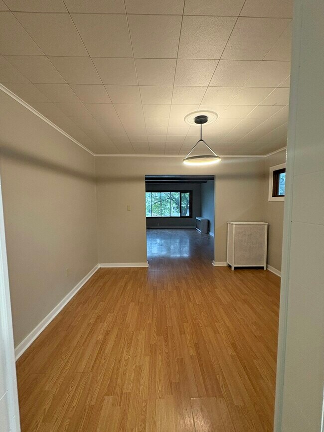 Foto del edificio - 839 N Main St