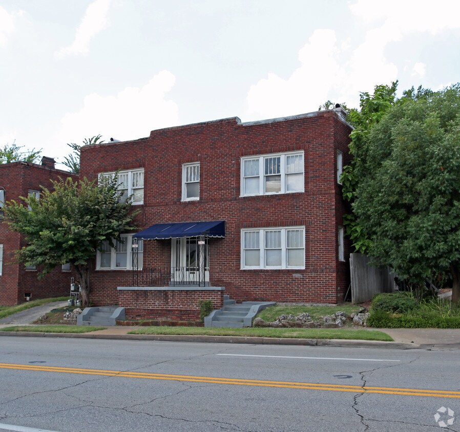 Foto del edificio - 1626-1628 S Utica Ave