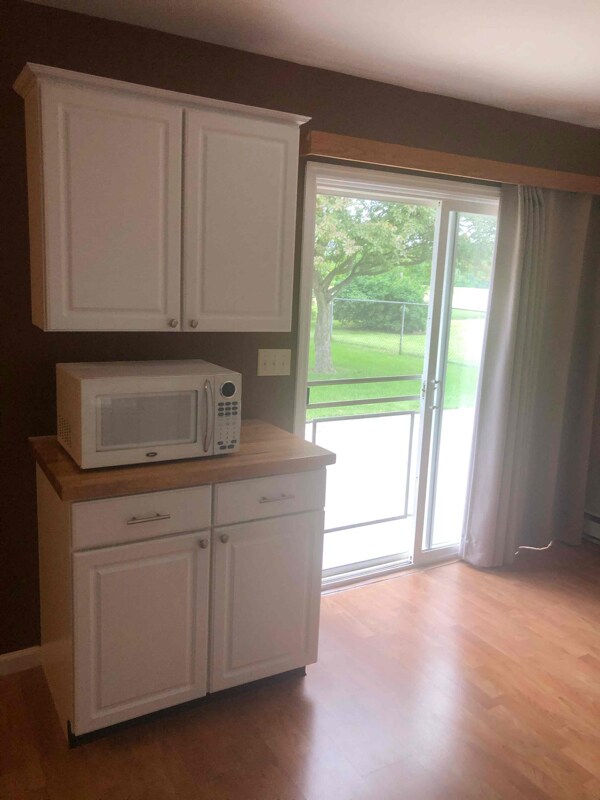 Building Photo - 2508 Foxchase Ct W