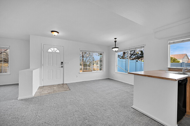 Building Photo - $2,640.95, $300 off the first month's rent, 4 Beds - 2 Bath, Single Family Home in Denver with 2-...
