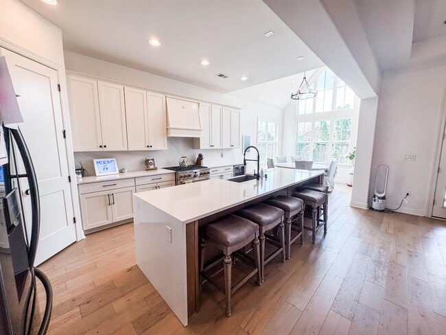 Building Photo - 621 Covington Walk Ln S