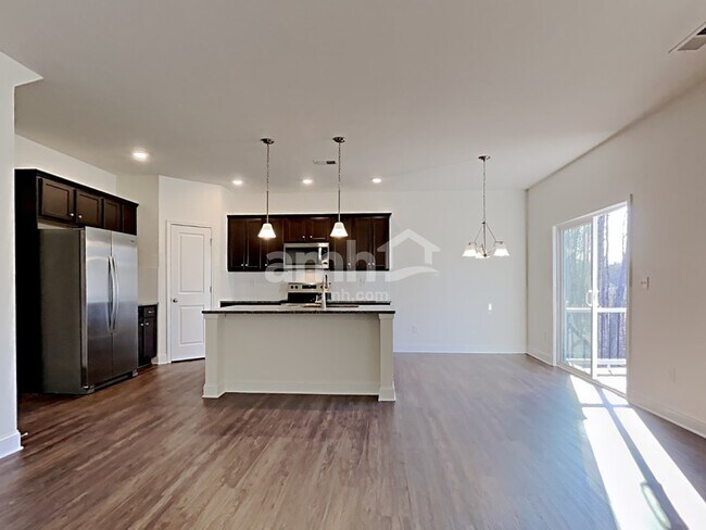 Foto del edificio - 5255 Valley Dr