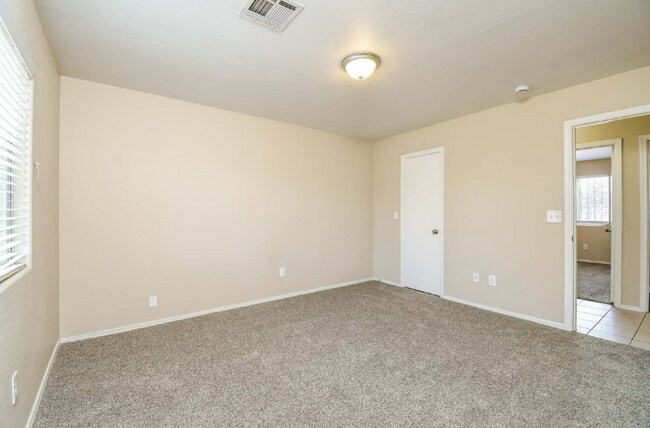 Foto del edificio - 3143 W Roeser Rd