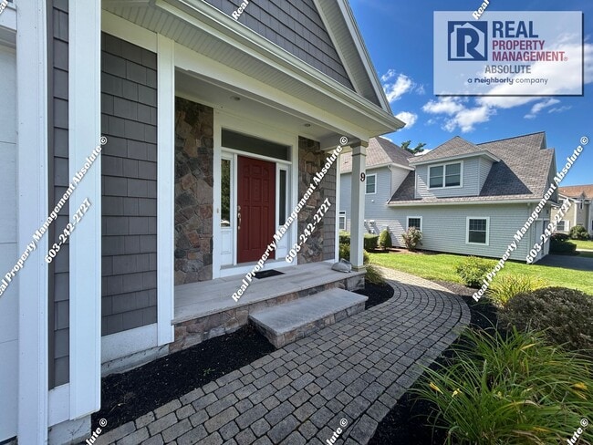 Building Photo - Furnished 6–9 Month Waterfront Rental in S...