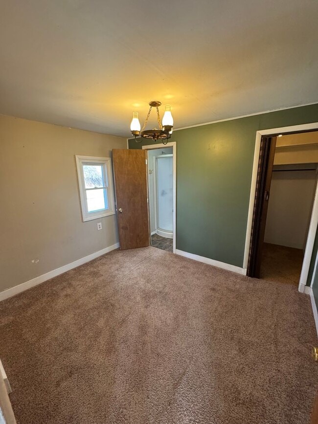 Building Photo - Beautiful 3 bed 2 bath home