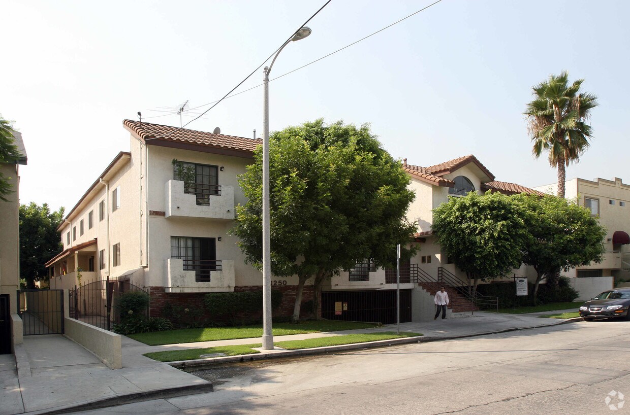 Foto principal - 11250 Morrison St