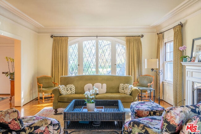 Foto del edificio - 149 N Van Ness Ave